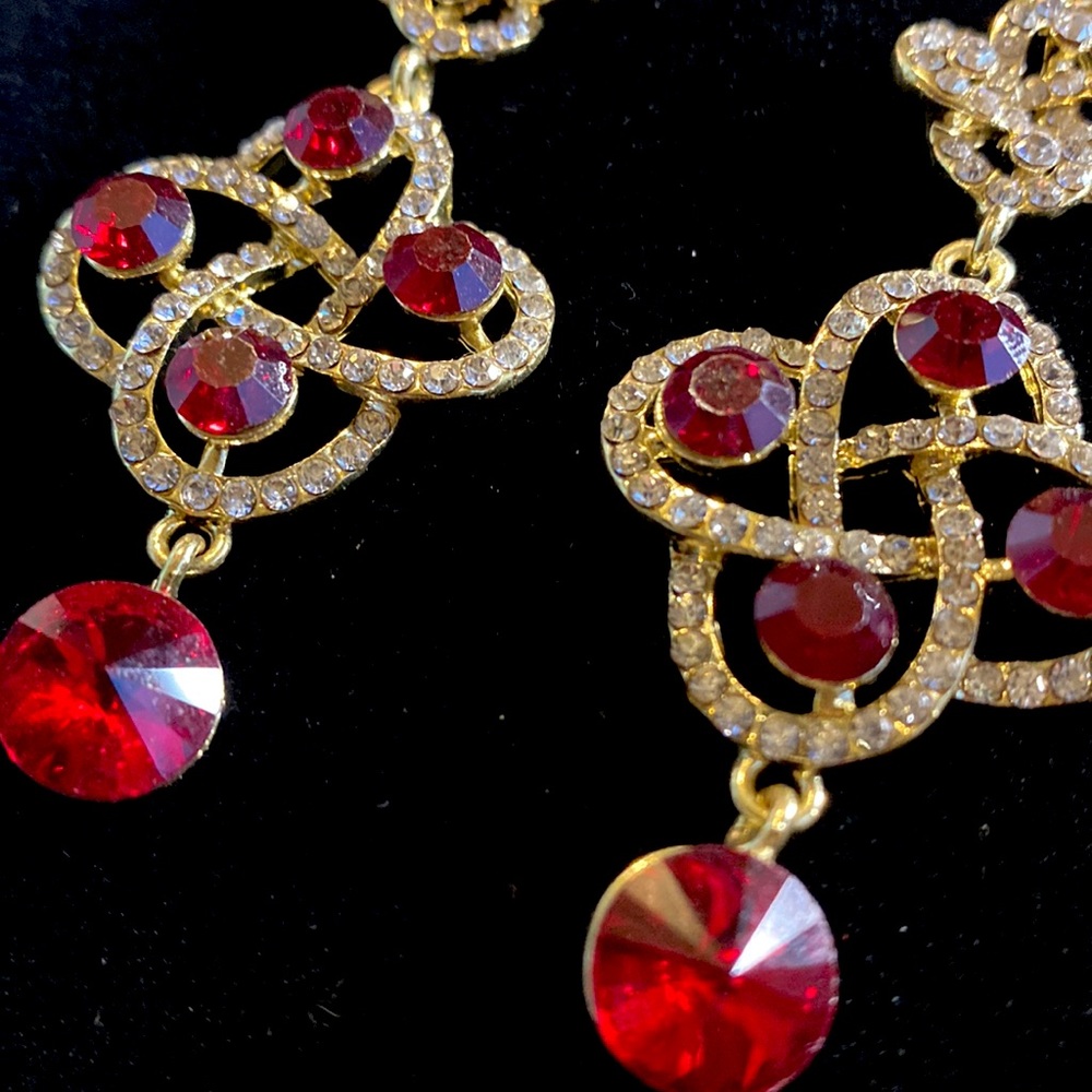 Gold-tone Ruby and clear colored rhinestone chandelier earrings!